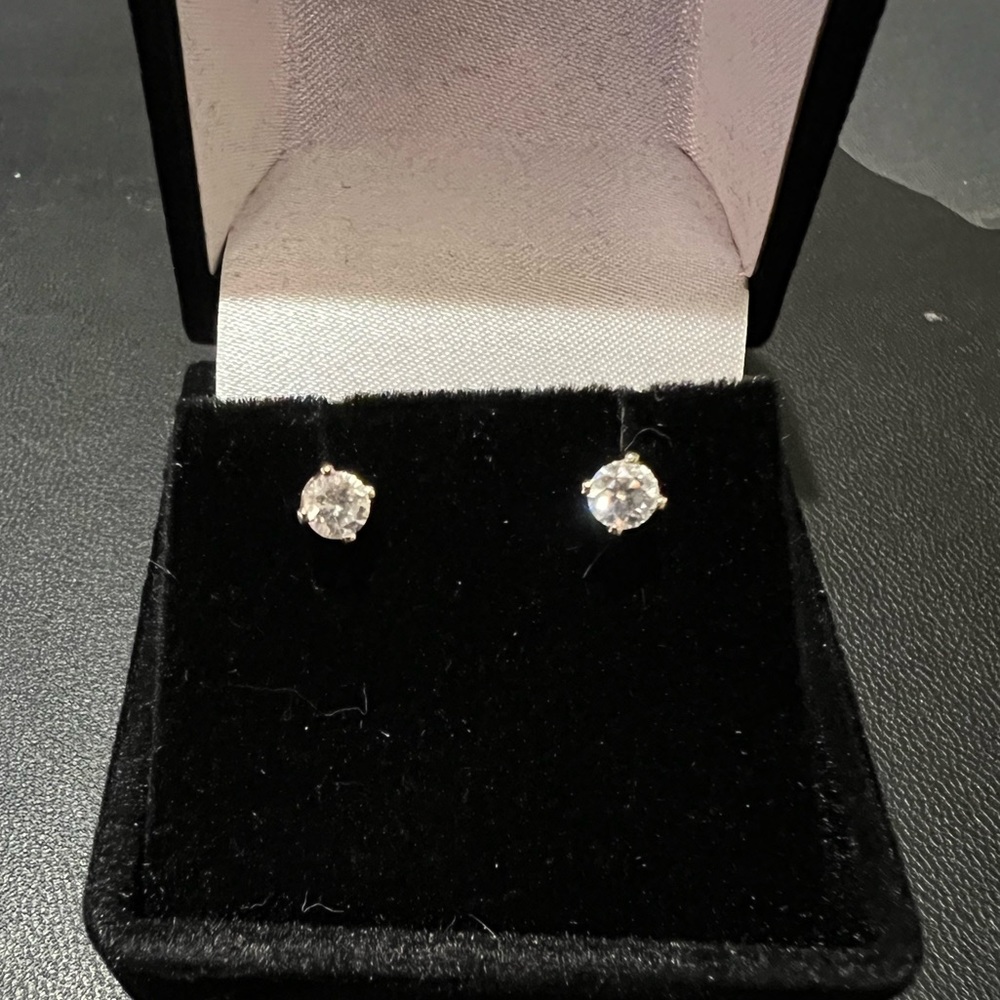 1/4 carat round cut 14k white gold diamond studs